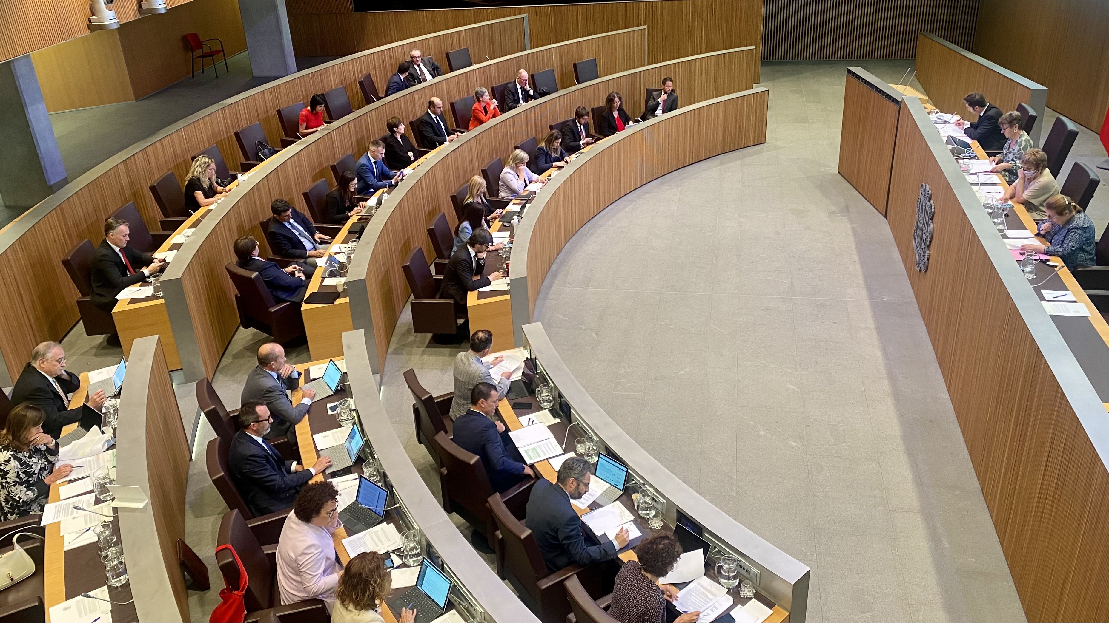 La sala del Consell General. La sala del Consell General.