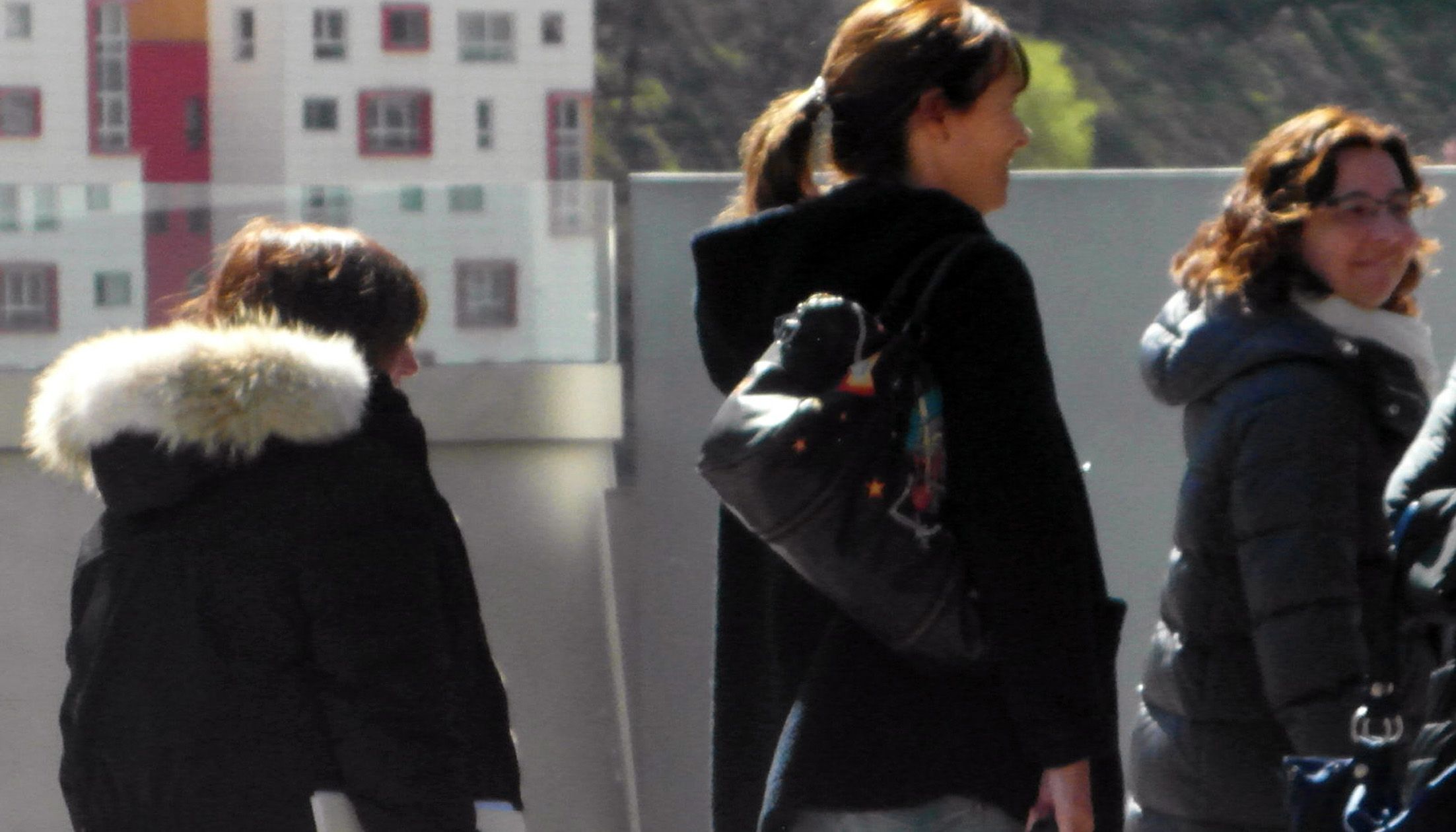 Tres de les components de la junta electoral (Maria Àngels Moreno, Sònia Baixench i Joana Mañas) a la sortida de la reunió d'aquest divendres.