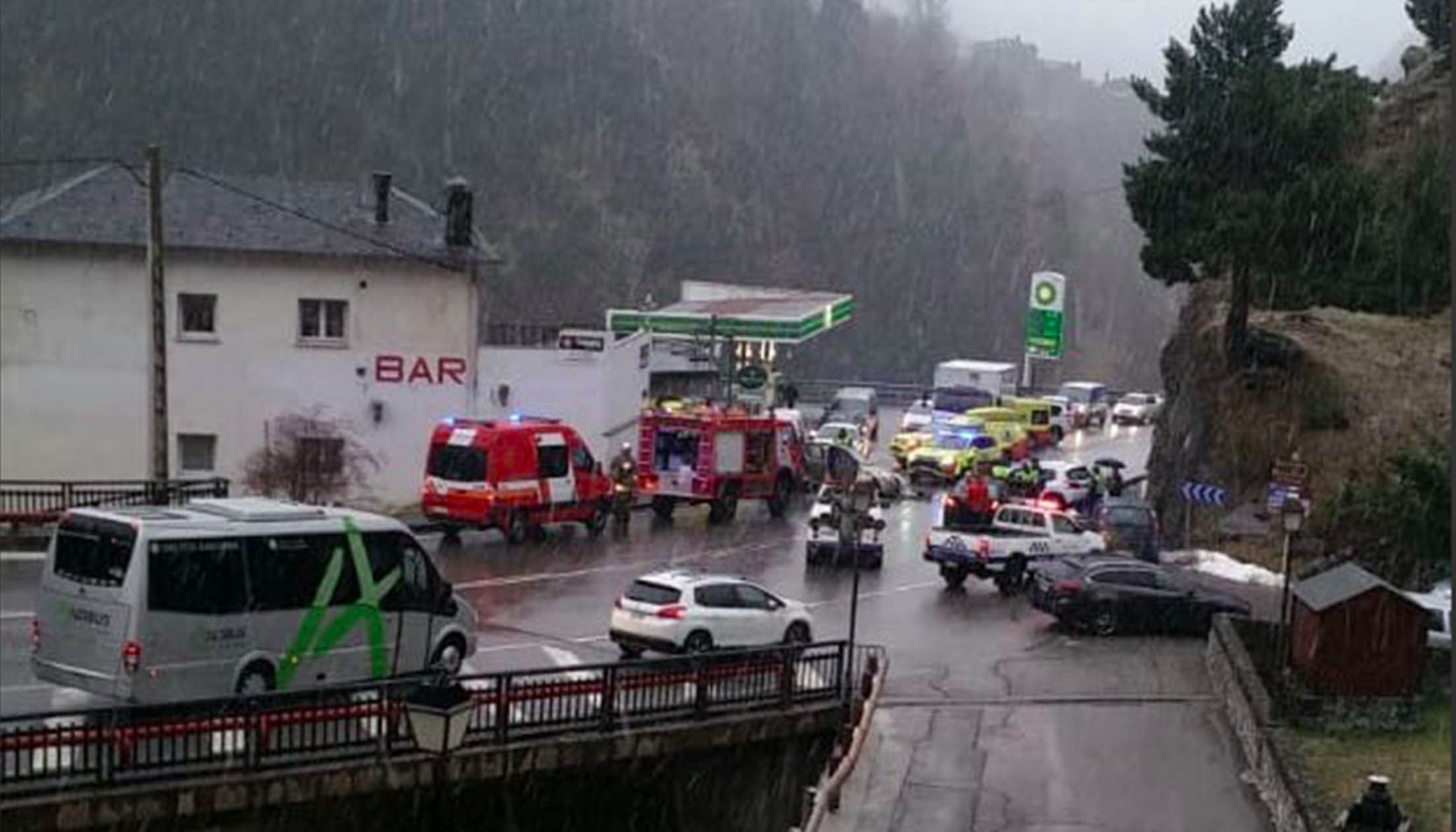 Vista general de la situació creada arran de la topada.