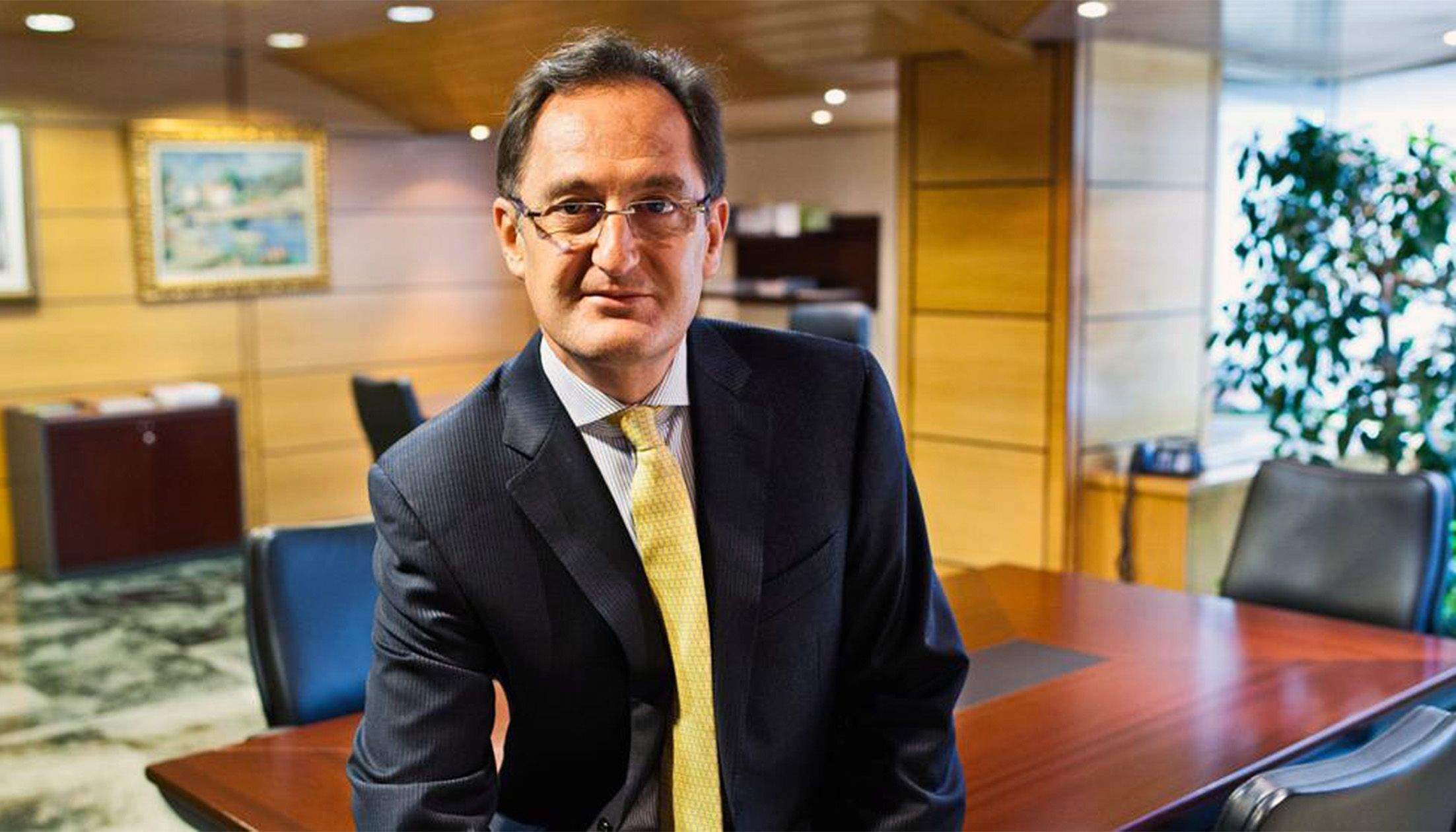 El director general de Crèdit Andorrà, Xavier Cornella, al seu despatx professional.