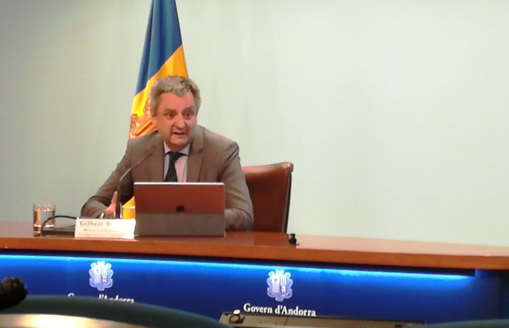 El ministre d'Economia, Competitivitat i Innovació en funcions, Gilbert Saboya durant la roda de premsa d'aquest dilluns