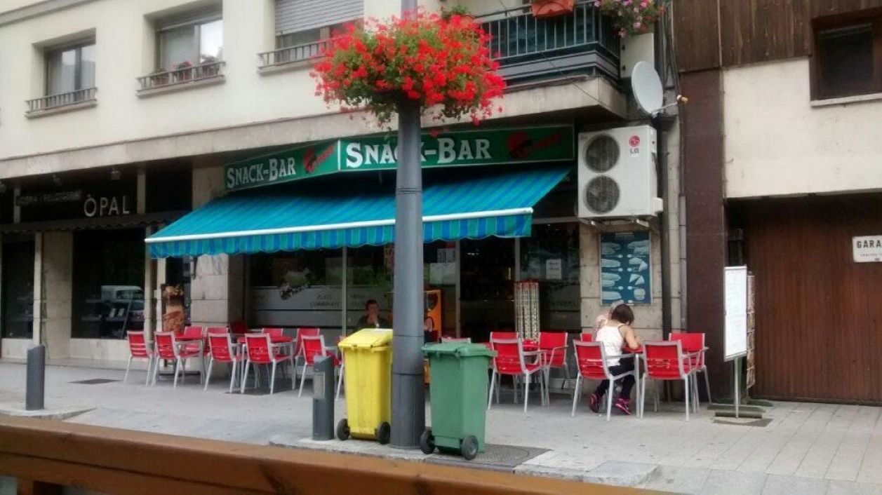 Terrassa d'un bar de Sant Julià de Lòria.