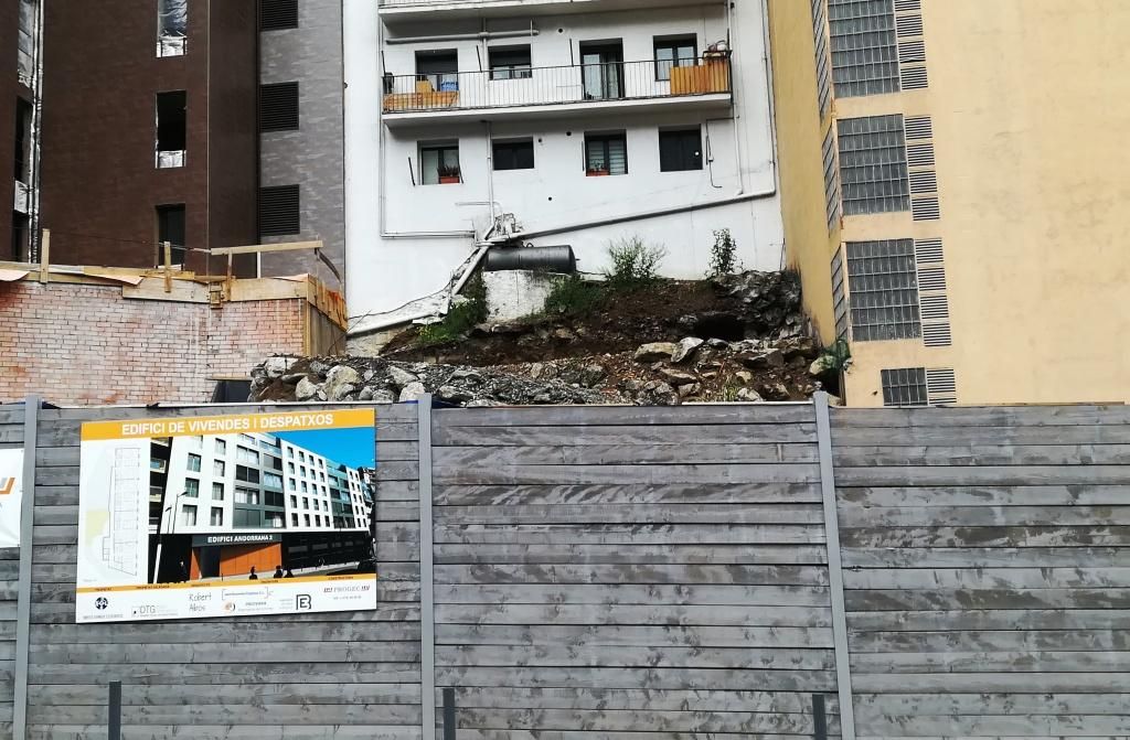 Construcció d'una promoció de vivendes i despatxos a Andorra la Vella.