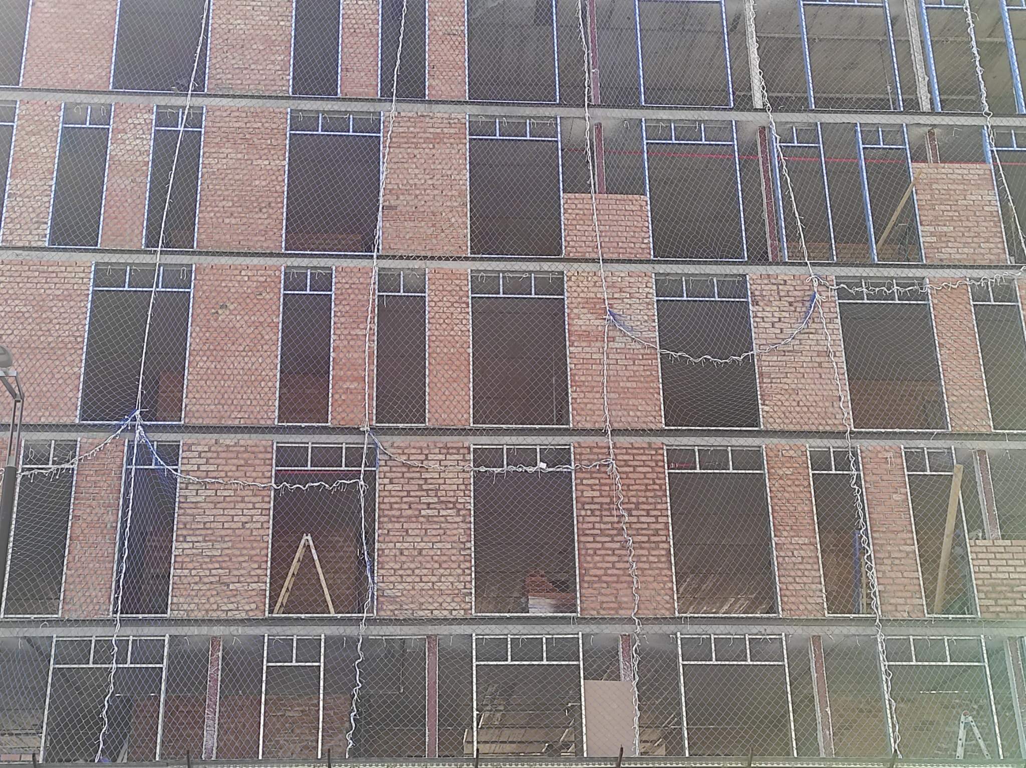 Obra d'una promoció de suposat alt nivell.