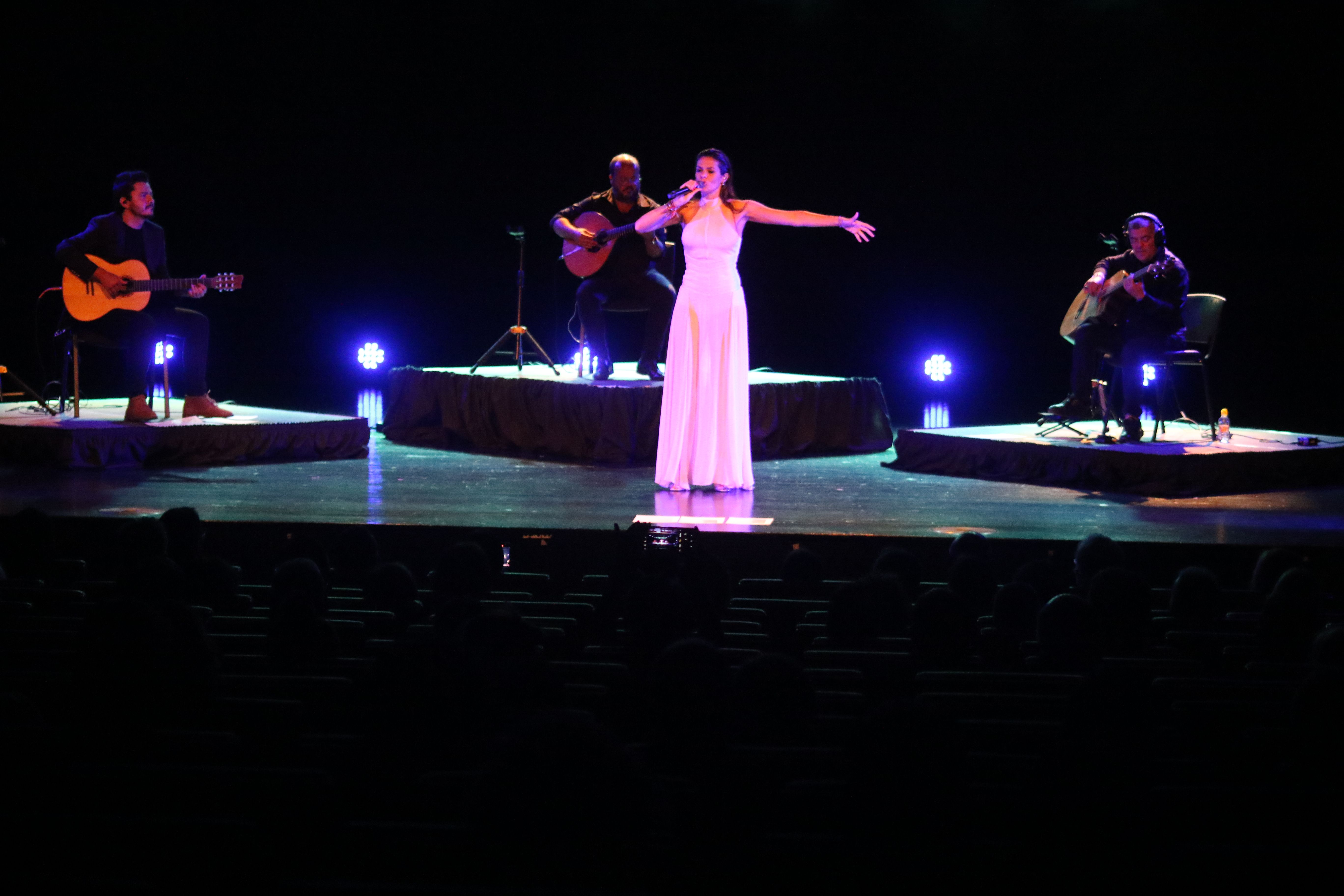 Cuca Roseta durant la seva actuació al Centre de Congressos.