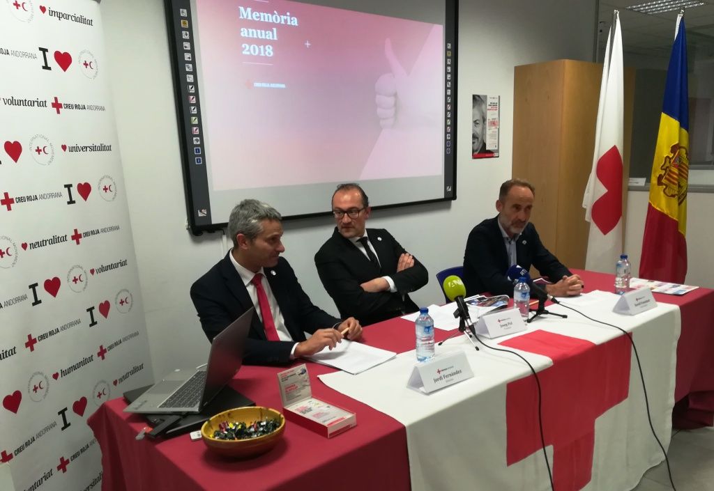 Jordi Fernández, Josep Pol i David Fraissinet, director, president i vicepresident de la Creu Roja Andorrana durant la presentació de la memòria 2018.