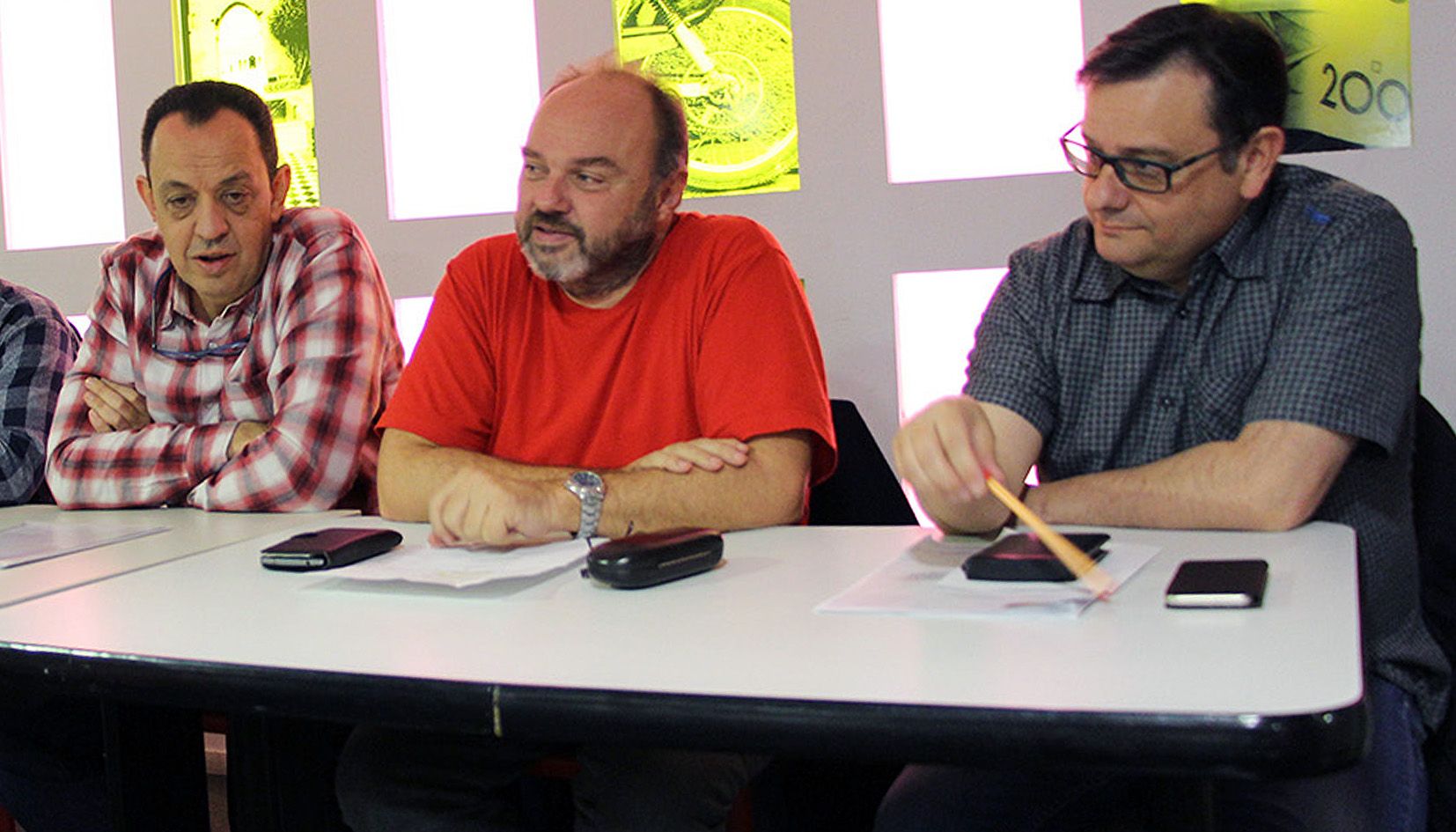 Joan Torra, Gabriel Ubach i Salvador Prieto en una compareixença de representants sindicals de cossos uniformats a la Llacuna.