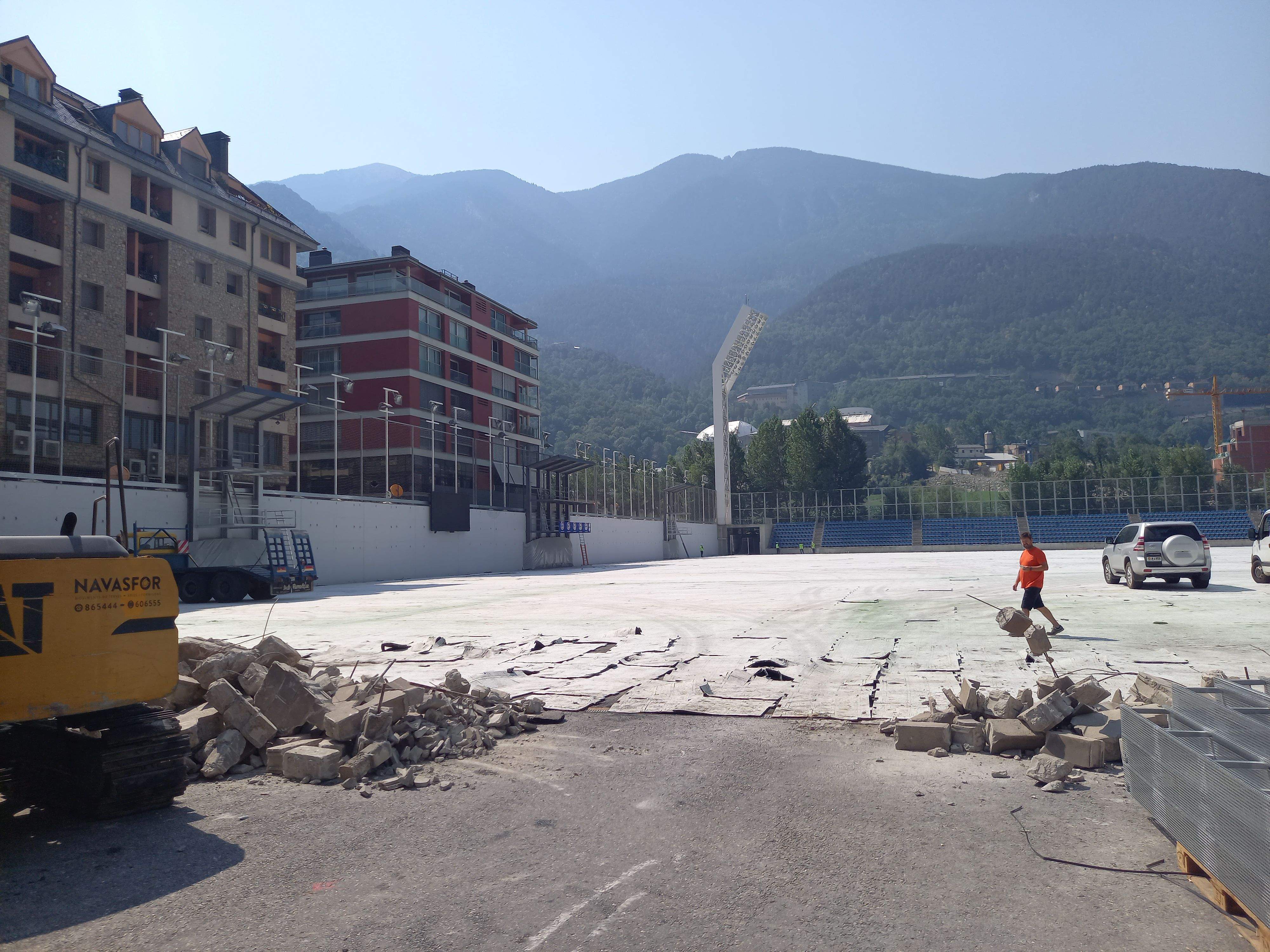 El terreny de joc del Nacional, ja sense gespa.