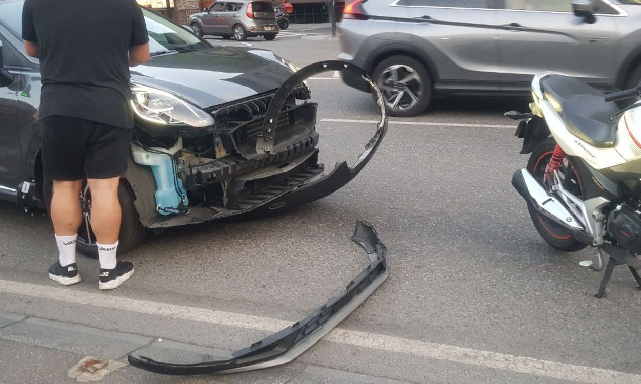 Accident entre una moto i un vehicle a Andorra la Vella
