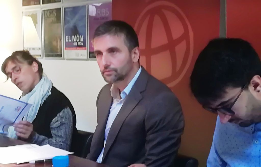 El director del CRES, Joan Micó ha presentat l'enquesta.