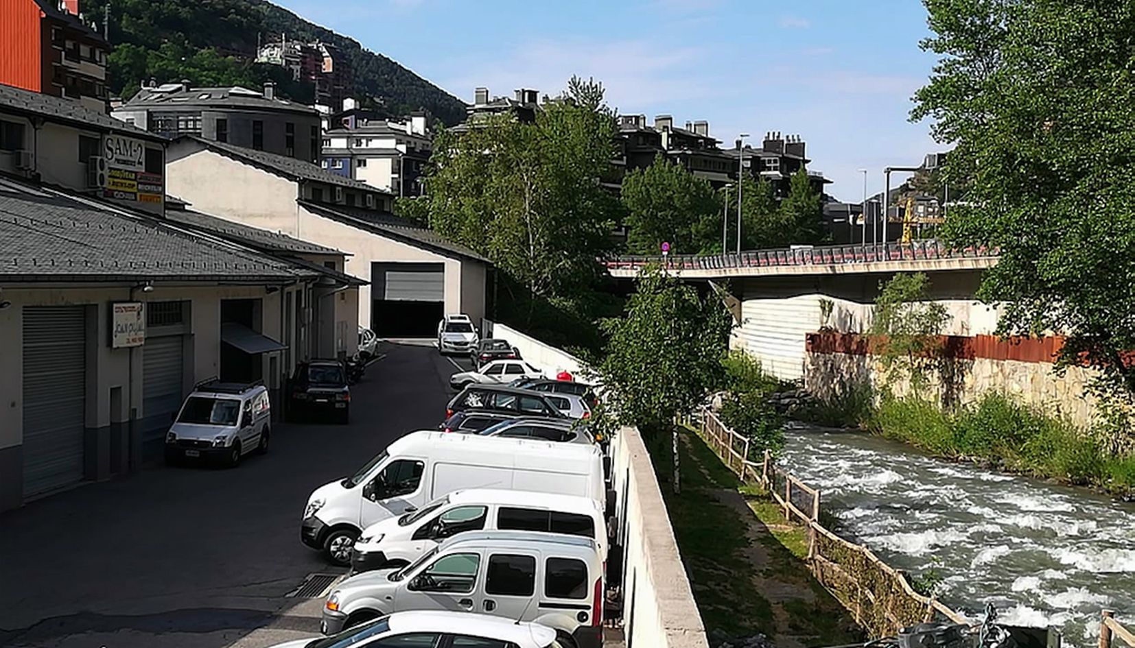 Zona posterior a les actuals botigues de cal Josa.