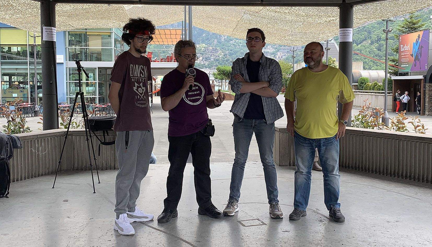 Edgar Seguí (Hippies Andorra), Joan Seguí (Podem), Roger Padreny (PS) i Gabriel Ubach (USd'A) en l'inici de l'acampada.