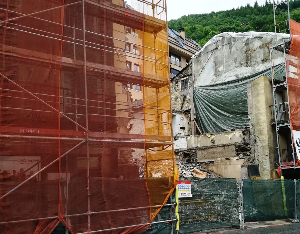 Obres a la plaça Major de Sant Julià de Lòria