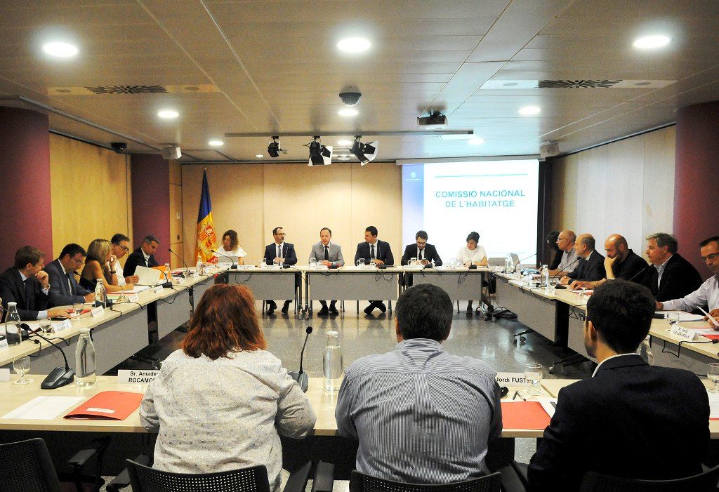 Una reunió de la Comissió Nacional d'Habitatge.