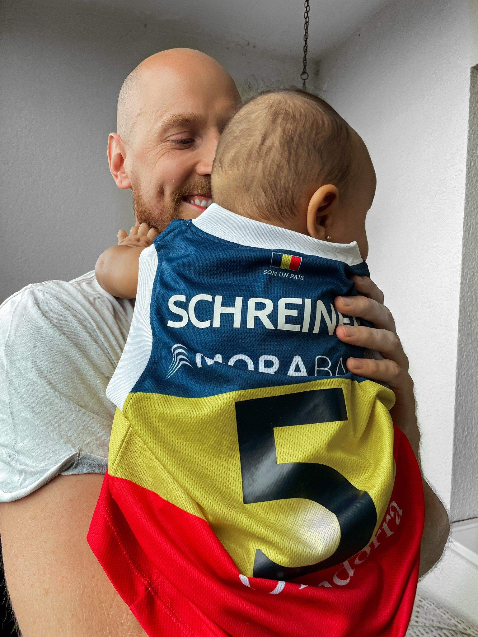 Schreiner ha celebrat a les xarxes el seu retorn amb el seu fill.