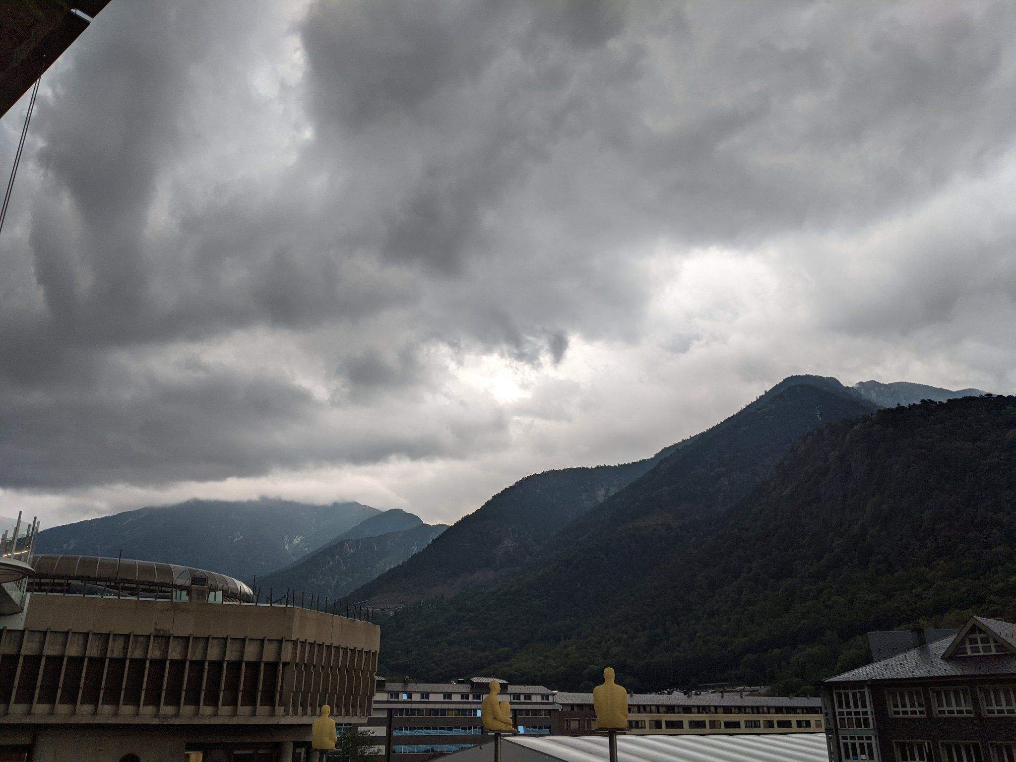 La pluja ha tornat a caure de forma general a Andorra.