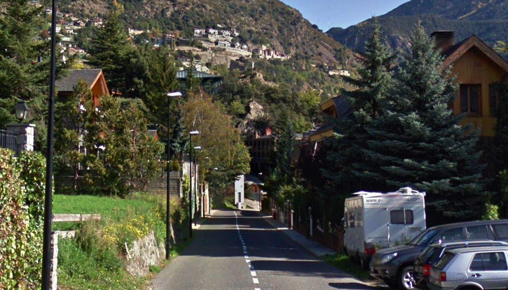 Els fets van passar en un xalet del carrer Creu Grossa de la capital.