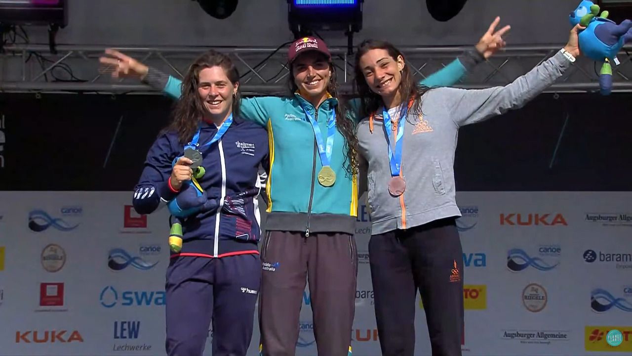 Mònica Doria al podi amb Fox i Wegman.>