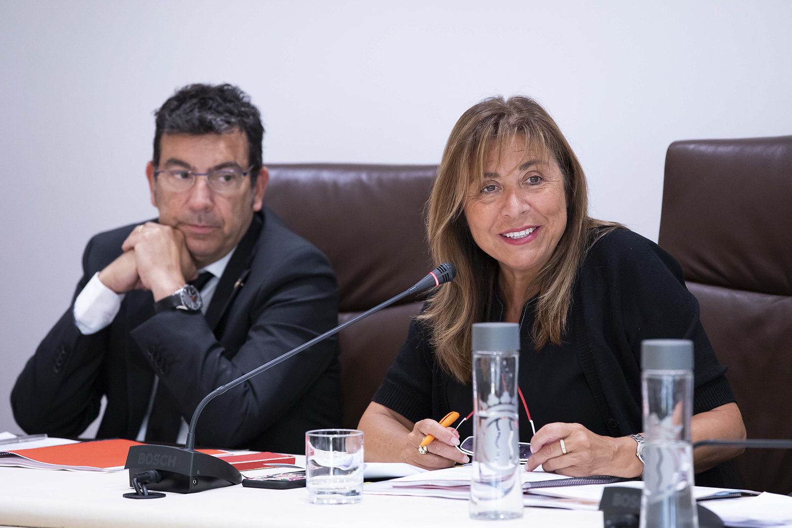 La cònsol major, Conxita Mora i el cònsol menor d'Andorra la Vella, Miquel Canturri durant la sessió del consell de comú d'aquest dijous.