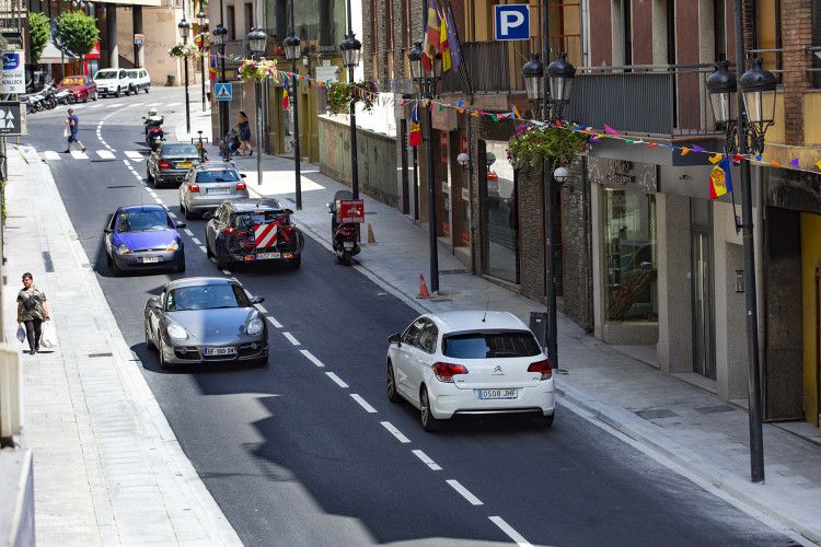 Imatgel de l'avinguda Príncep Benlloch aquest divendres amb els dos sentits de circulació en marxa.