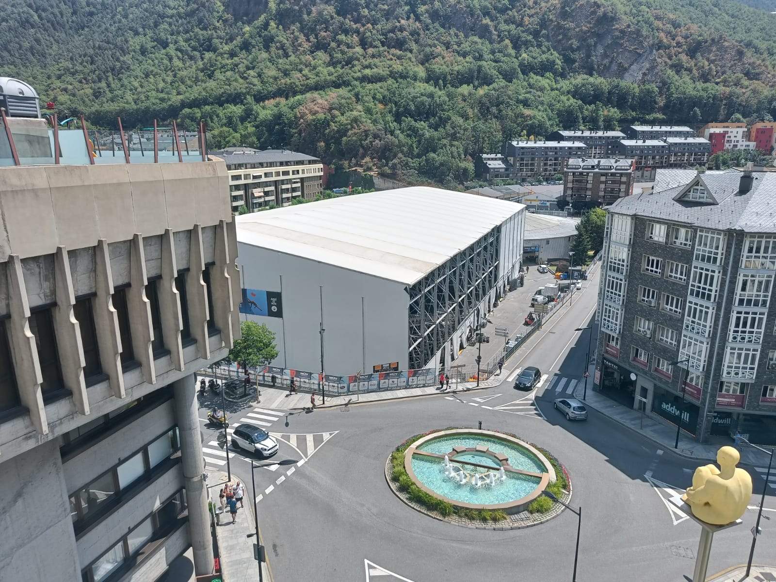 El Cirque tornarà a tenir carpa el juliol vinent, però la plaça de braus, al fons, ja no hi serà.
