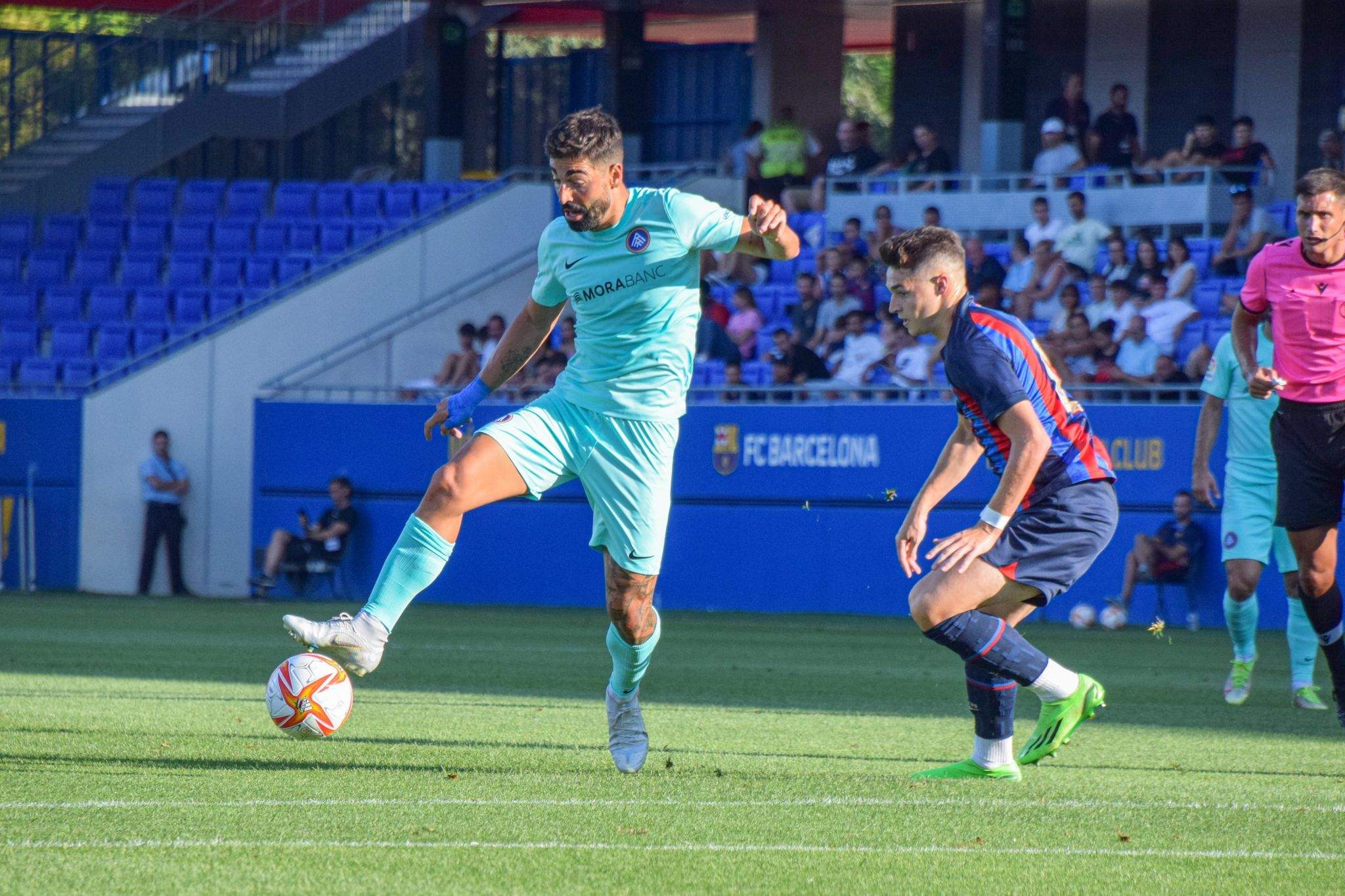 Carlos Martínez, durant una acció del partit.