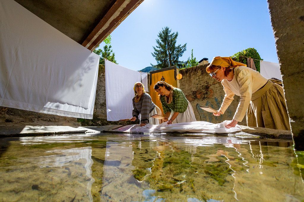 Una de les escenes de 'Turistes i banyistes'.
