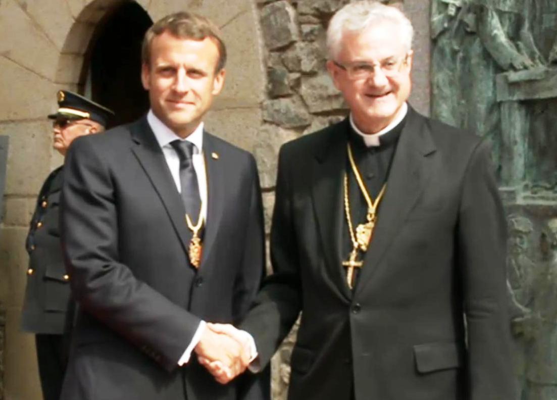 La salutació dels dos Coprínceps