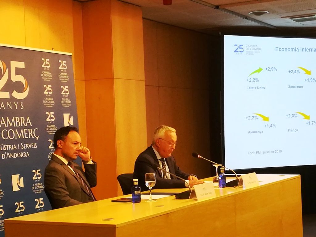 El cap de Govern, Xavier Espot, i el president de la Cambra, Miquel Armengol durant la presentació d'aquest dimarts.