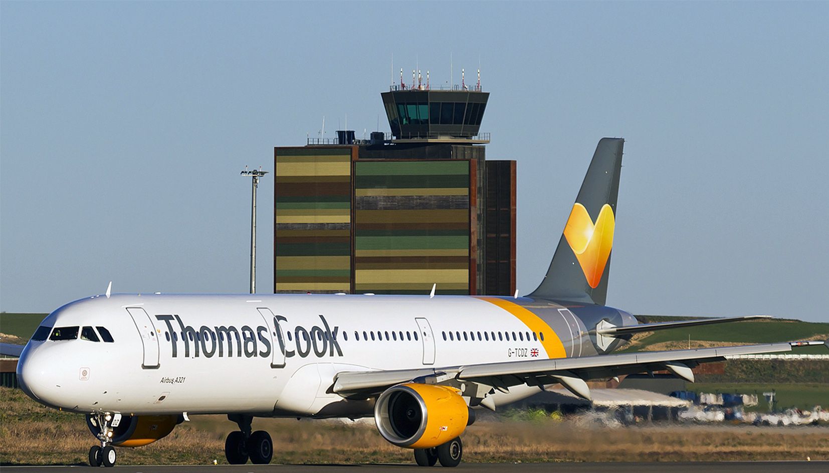 Un avió de Thomas Cook operant a Alguaire.