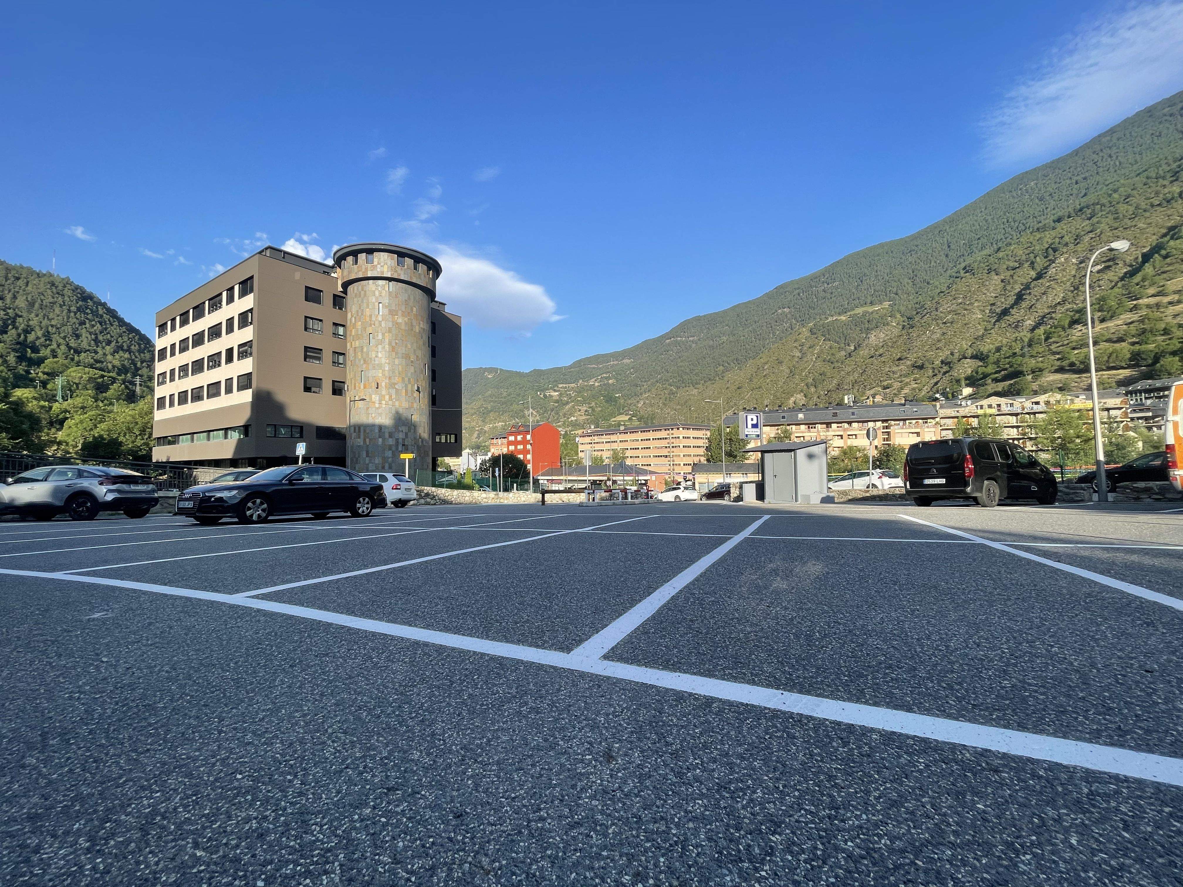 L'antic aparcament comunal de Prat de Baró, abans de ser zona blava.