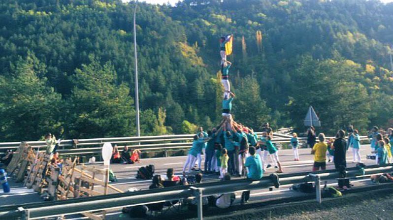 Fins i tot s'ha fet un castell a la zona del tall.