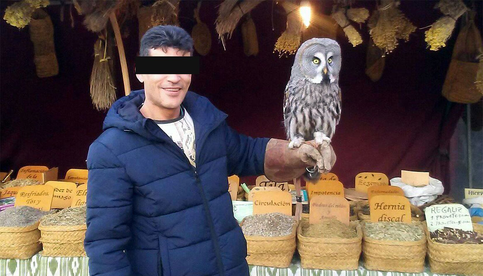 L'única ocupació que se li ha conegut els darrers temps: venedor ambulant a la parada d'herbes medicinals d'un germà seu. L'única ocupació que se li ha conegut els darrers temps: venedor ambulant a la parada d'herbes medicinals d'un germà seu.