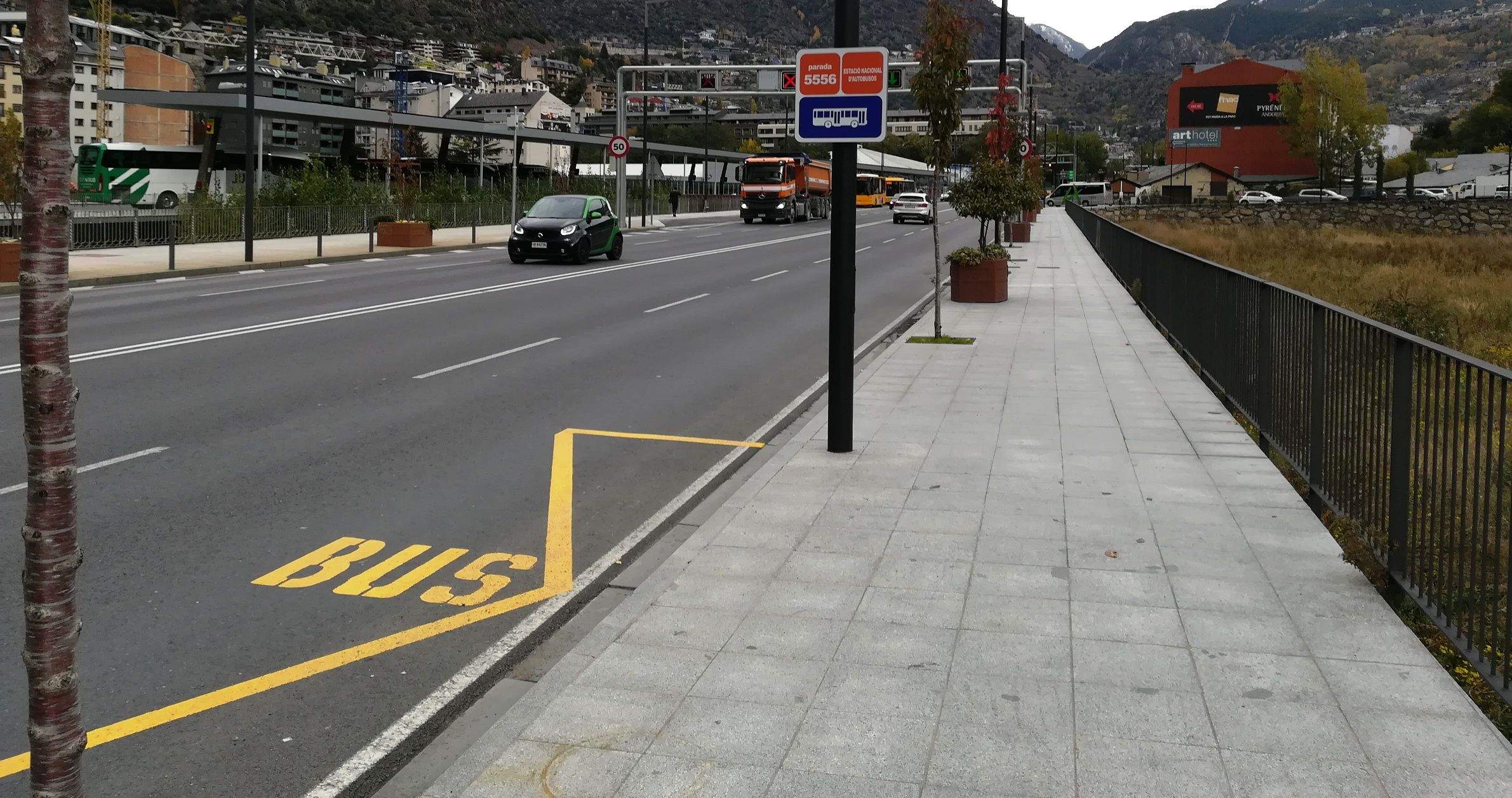 La nova parada que farà que el Bus Exprés en sentit Escaldes-Engordany ja no faci la volta a la rotonda de la Comella.