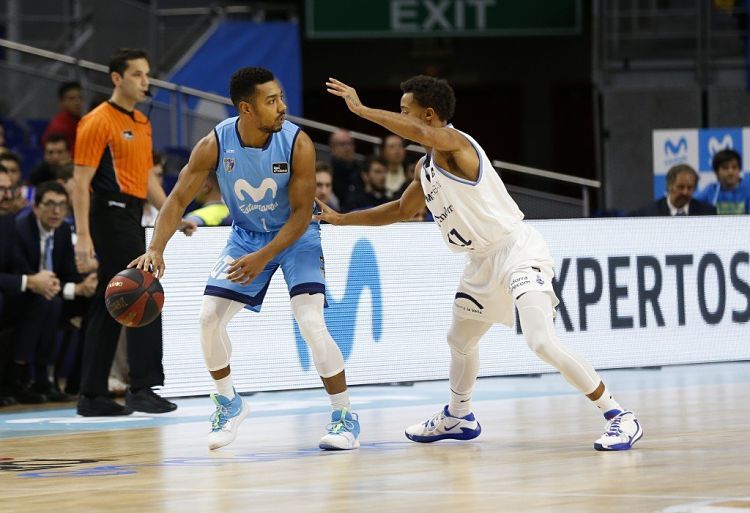 Hannah defensa un intent d'atac del local Pressey.