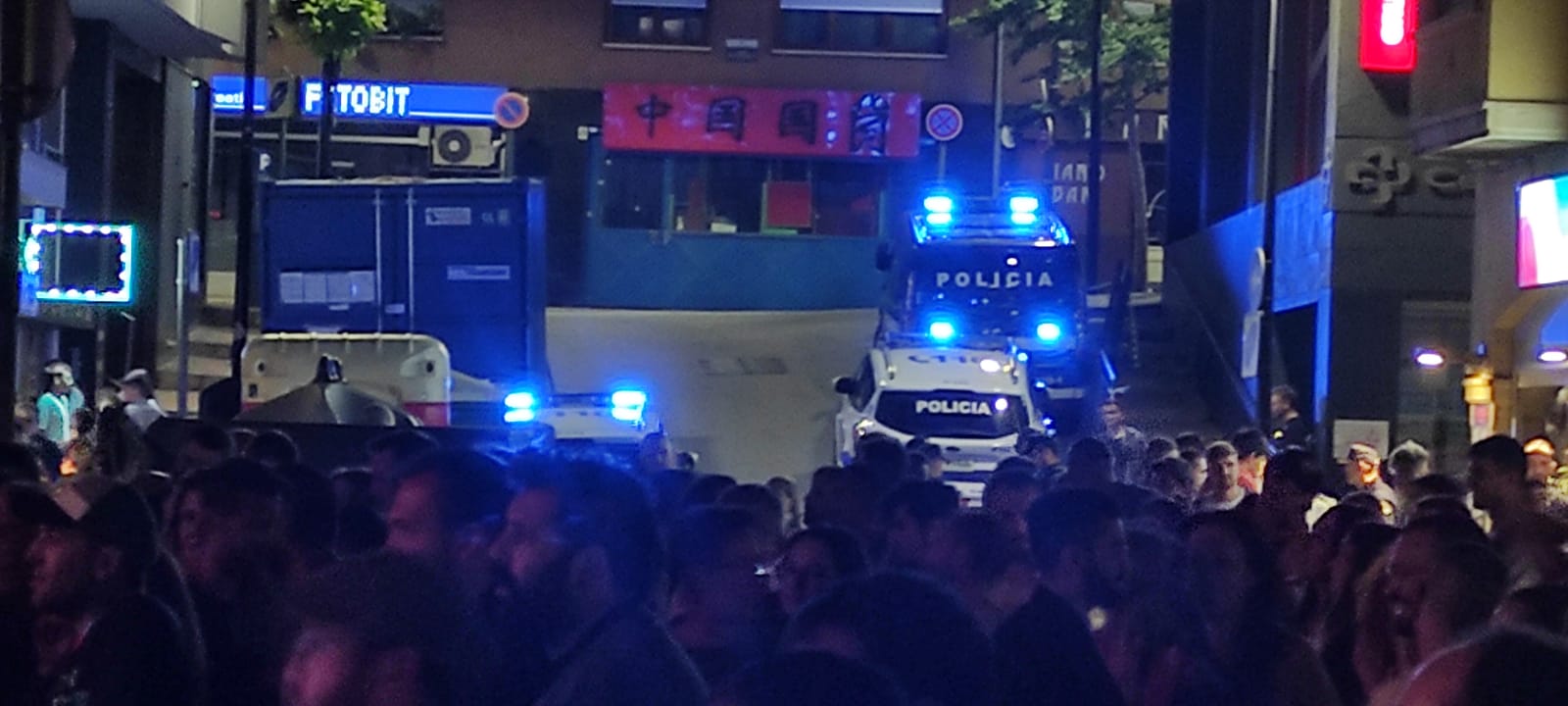 Controls policials preventius en aquest cas a la festa major d'Andorra la Vella.