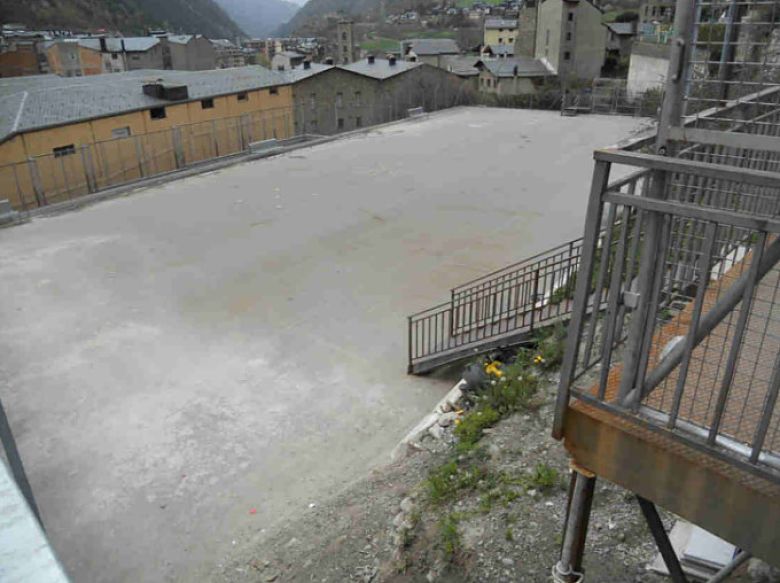 L'aparcament es construirà als antics patis de l'escola andorrana.