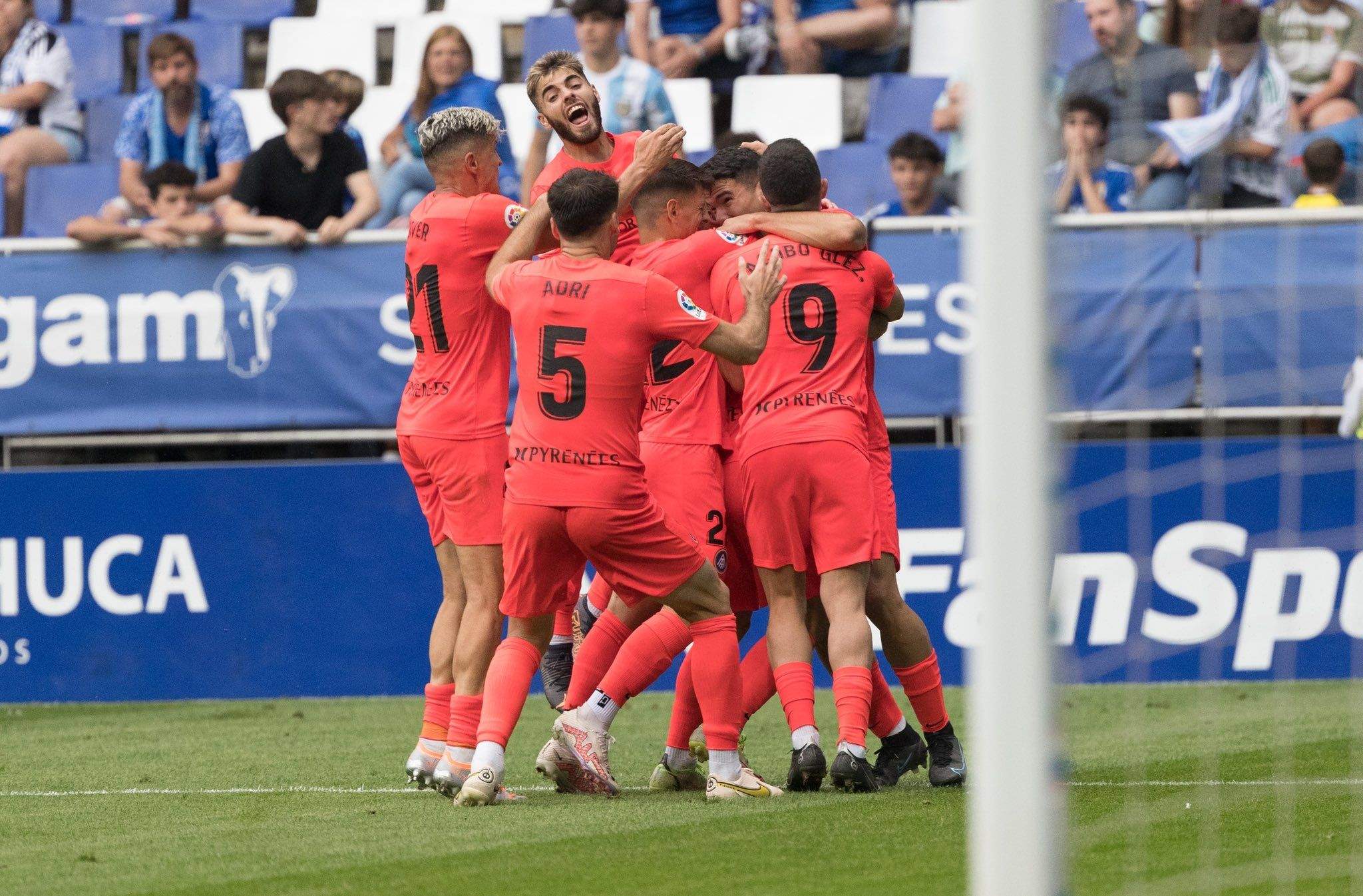 La celebració del gol de la victòria al camp de l'Oviedo.