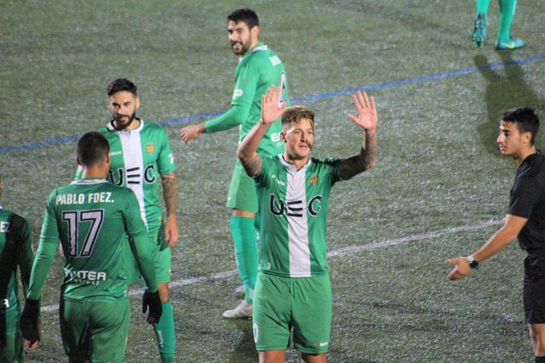 Leo Ramírez, del Cornellà, celebra el 2-0, un gran gol de falta.