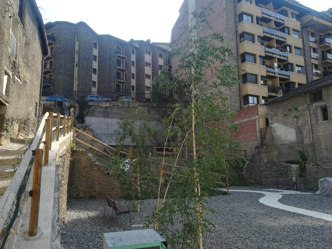 La zona que comptarà amb edificis i un ascensor entre la plaça i Camp de Perot.