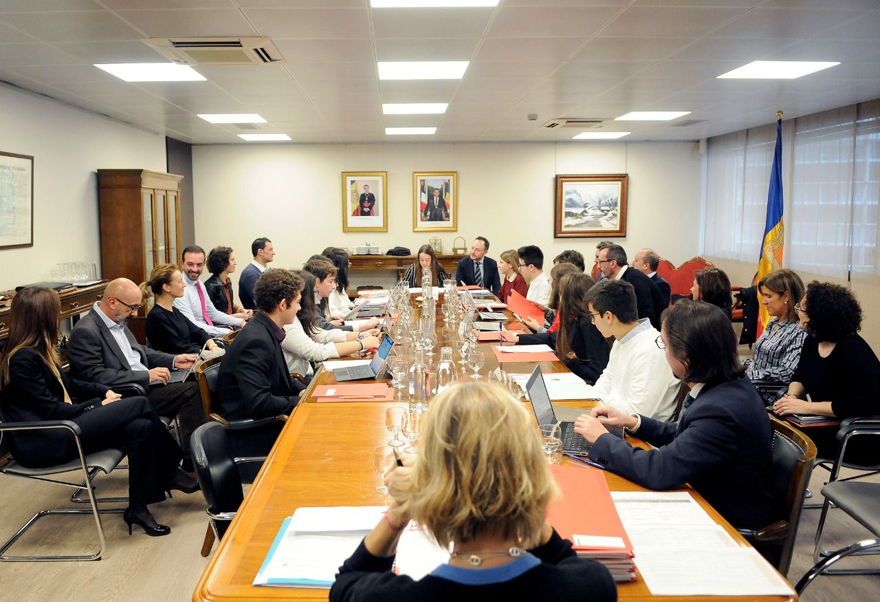 Un moment de la sessió de 'consell de ministrets'