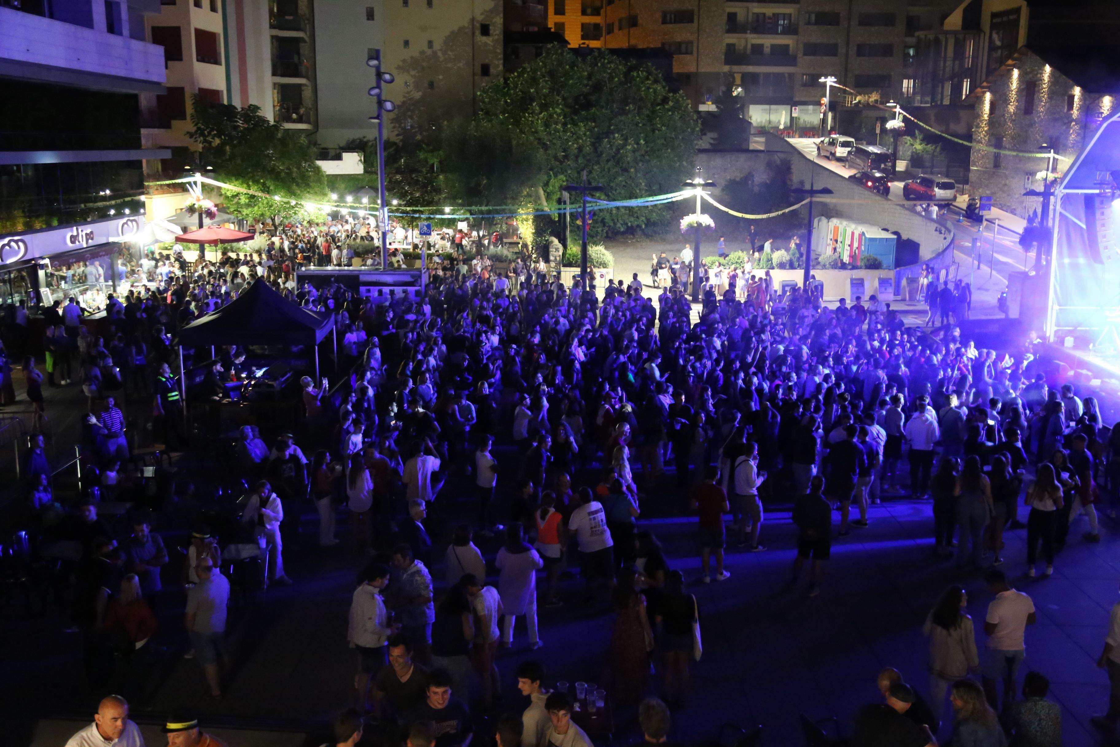 Un dels darrers actes de la festa major de Sant Julià, a la plaça de la Germandat.