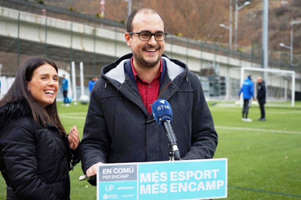 Mas i Fernández, al camp de futbol de Prada de Moles aquest dimecres.