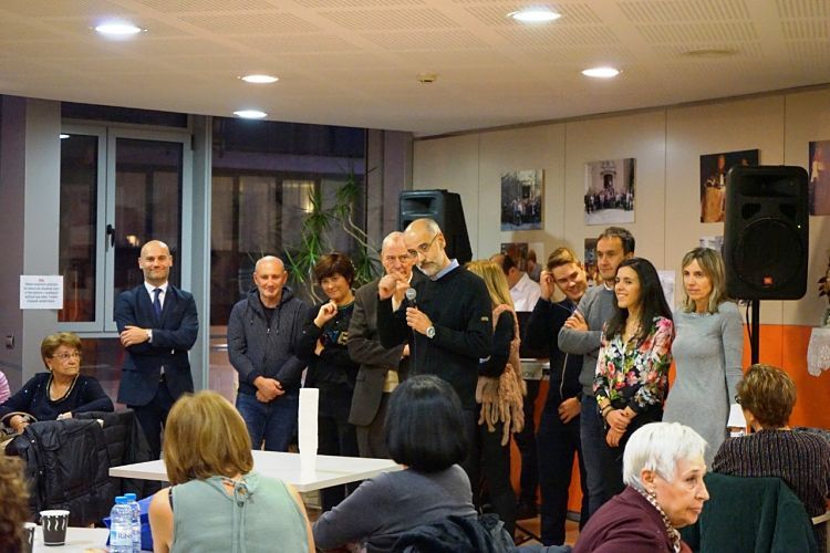 Toni Martí, dirigint-se als padrins.