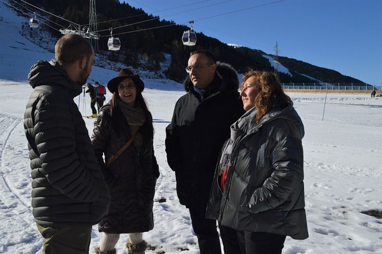 Cabot, amb altres candidats d'Objectiu Comú, a Soldeu, ara fa quatre anys.