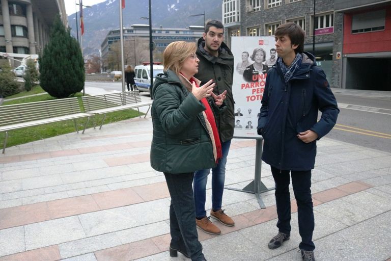 Carmona, Baró i González, al carrer Prat de la Creu aquest diumenge.