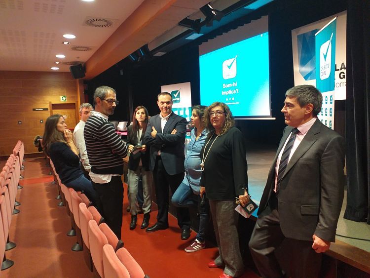 Membres d'Objectiu Comú durant la campanya electoral del 2019.