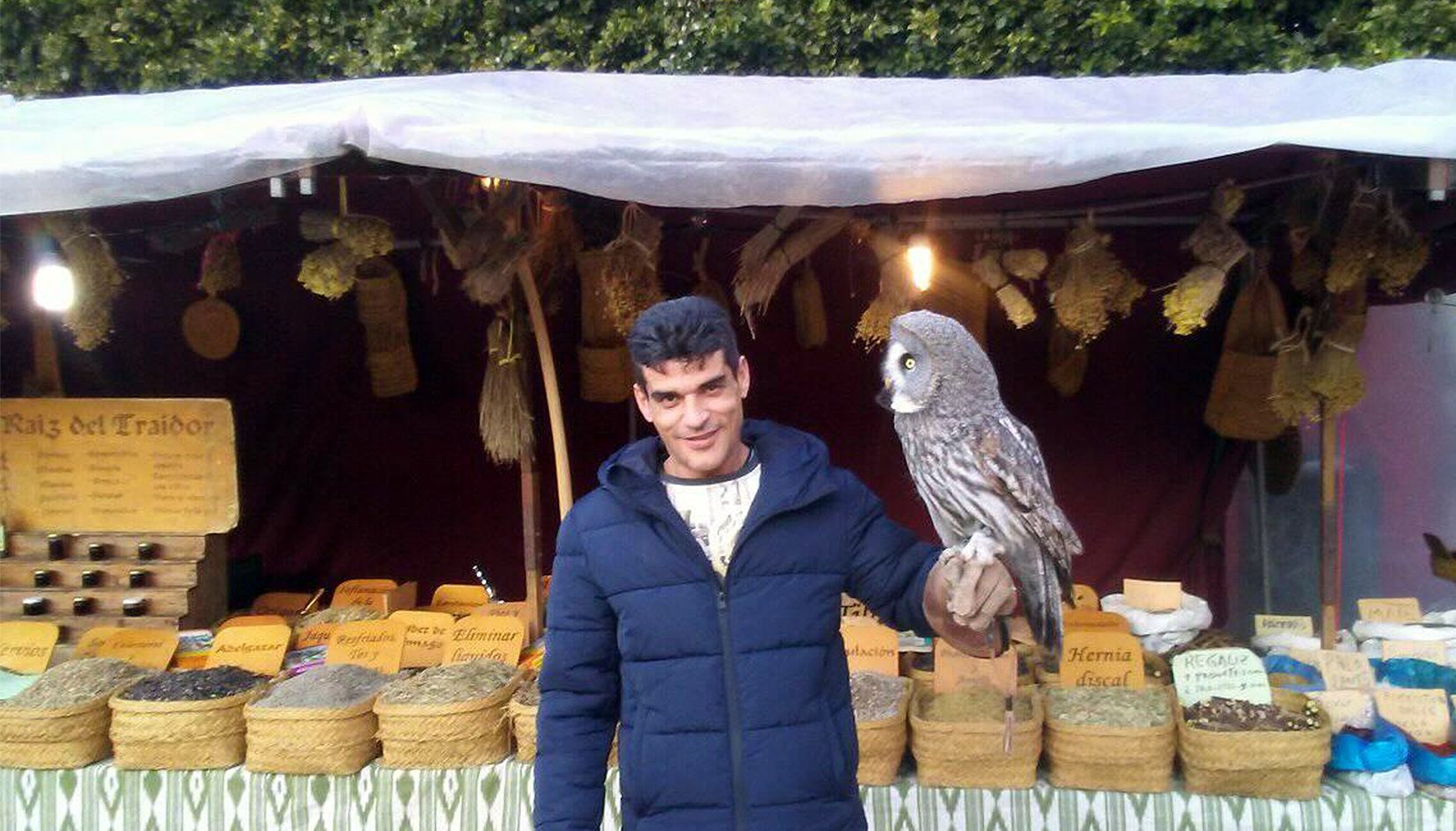 El reclús explica que “la meva professió és especialista en la venda ambulant, venent plantes medicinals”. El reclús explica que “la meva professió és especialista en la venda ambulant, venent plantes medicinals”.