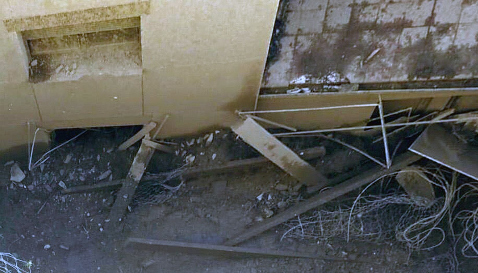 Desperfectes causats fa uns dies pels moviments geològics al tomb de l'obra familiar del cap de Govern.