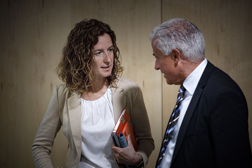 La ministra Sílvia Calvó i Josep Maria Cabanes en una de les reunions.